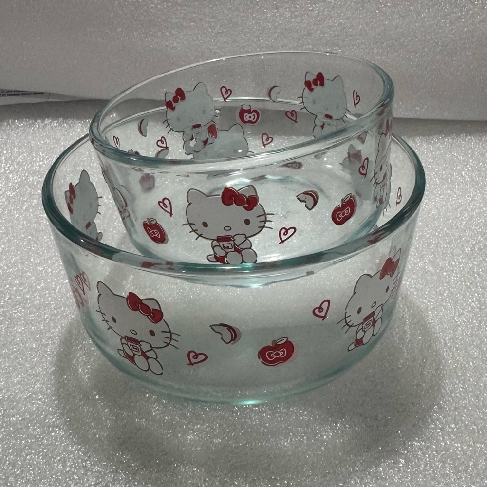 2 “HELLO KITTY MY FAVORITE FLAVOR” KITCHEN PYREX GLASS FOOD STORAGE CONTAINER